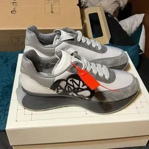 ALEXANDER MCQUEEN SPRINT RUNNER スニーカー Alexander McQueen Sprint Runner Alexander McQueenの新作